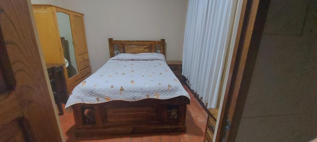 Casa Treveris - Non Profit Hostel Sucre Zewnętrze zdjęcie